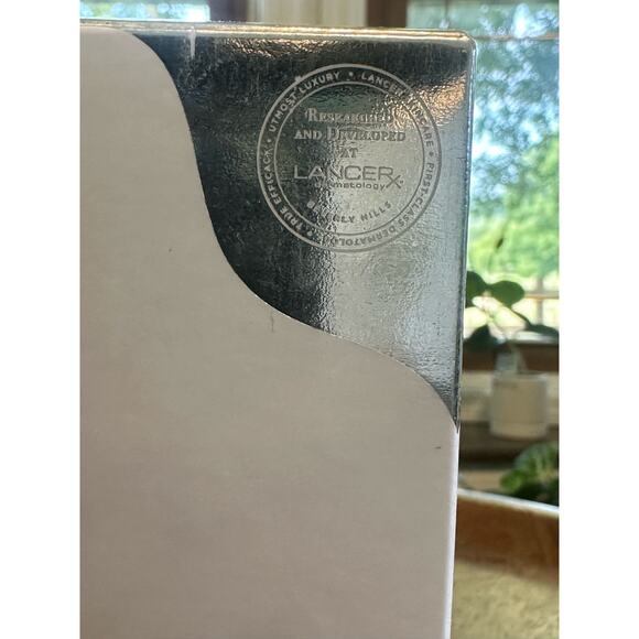 NIB Lancer Contour Décolleté Firming Concentrate Neck Tightening Cream 1.7 oz. - Picture 2 of 7